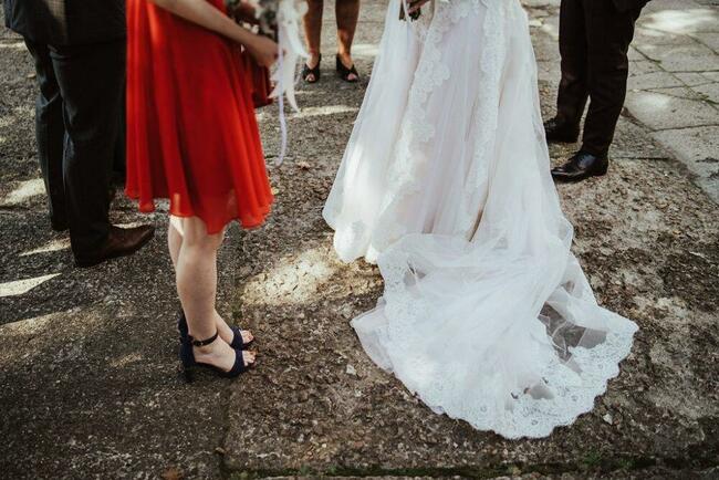 Suknia ślubna ivory, zdobiona koronka Madonna