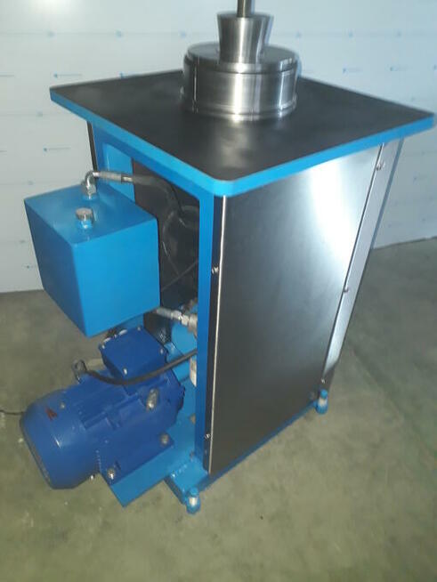 Kielicharka powiększanie śred.rur z metalu i tworzy.sztuczny