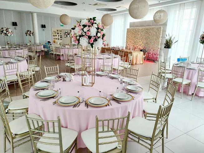 Krzesła Chiavari, wynajem krzeseł, krzesła plenerowe, złote