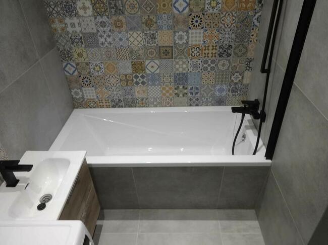 Remonty łazienek. Układanie płytek itd.