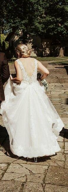 Suknia ślubna ivory, zdobiona koronka Madonna