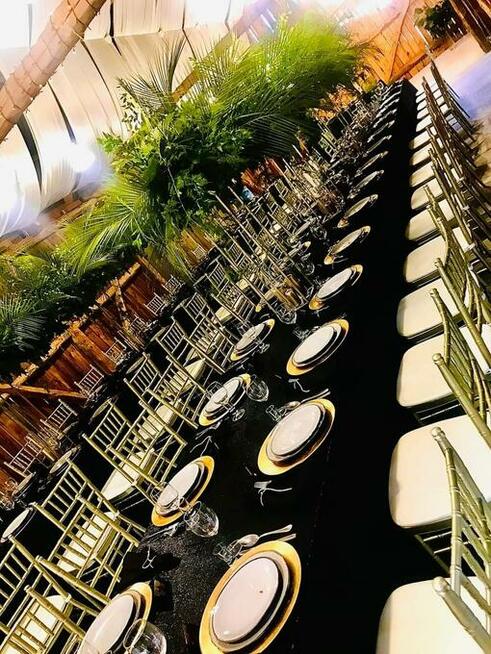 Krzesła Chiavari, wynajem krzeseł, krzesła plenerowe, złote