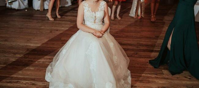 Suknia ślubna ivory, zdobiona koronka Madonna