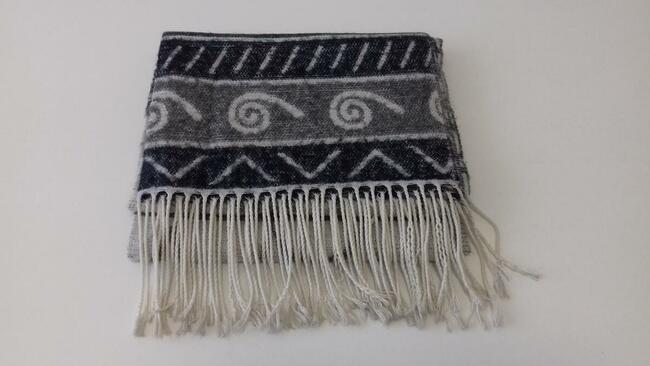 Szal włoski ze wzorem azteckim, do sprzedania