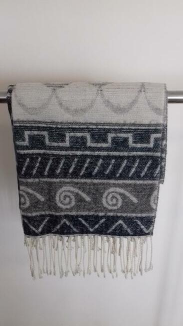 Szal włoski ze wzorem azteckim, do sprzedania