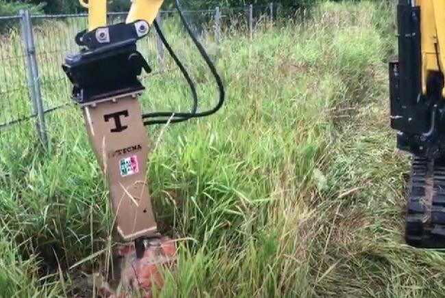 Młot wyburzeniowy TECNA - T60H hydrauliczny, do koparki