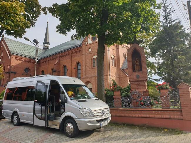 Wynajem busów Sosnowiec przewóz osób Dąbrowa G busy Czeladź