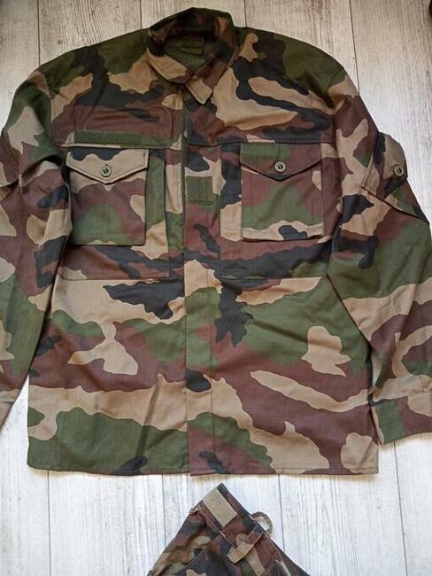 Sprzedam ubrania wojskowe