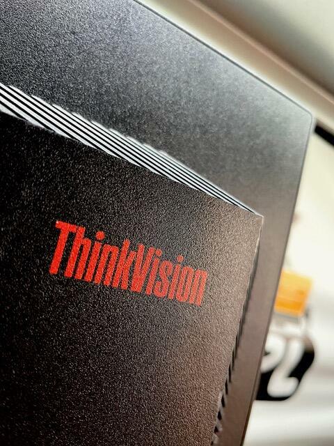 Monitor Lenovo 19 panorama GWARANCJA - biznes ThinkVision