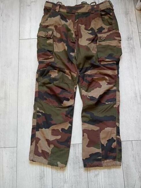 Sprzedam ubrania wojskowe