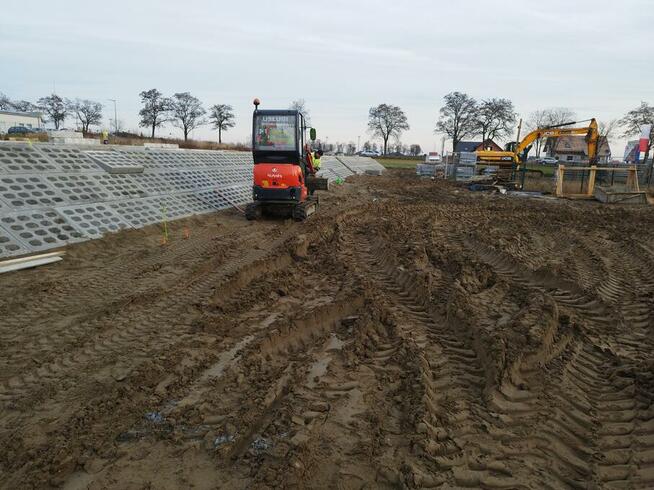 Wykonuję usługi minikoparka.