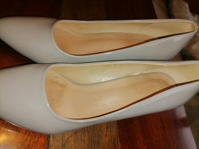 Buty damskie na obcasie w bdb stanie