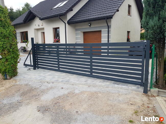 Balustrady , poręcze , ogrodzenia