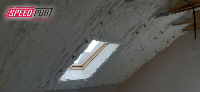 Piana PUR Ocieplanie Poddasze Wiązary Dach Strop Witnica