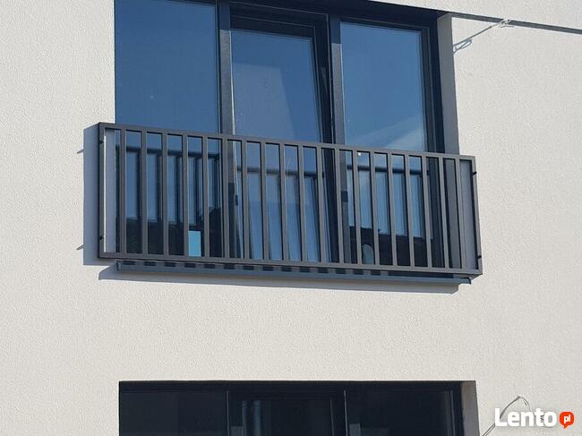 Balustrady , poręcze , ogrodzenia