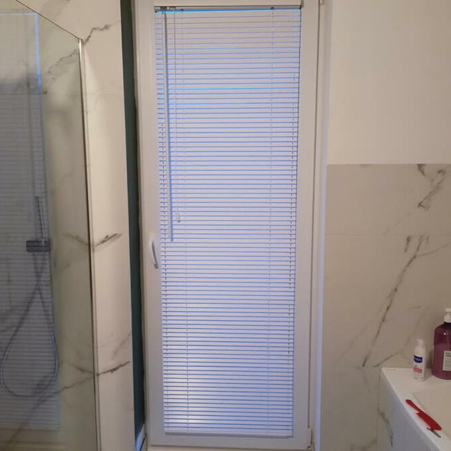 NaKomara.pl - Profesjonalny montaż rolet żaluzji moskitier