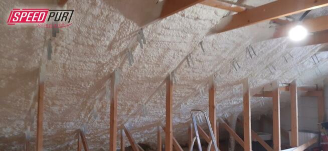 Piana PUR Ocieplanie Poddasze Wiązary Dach Strop Witnica