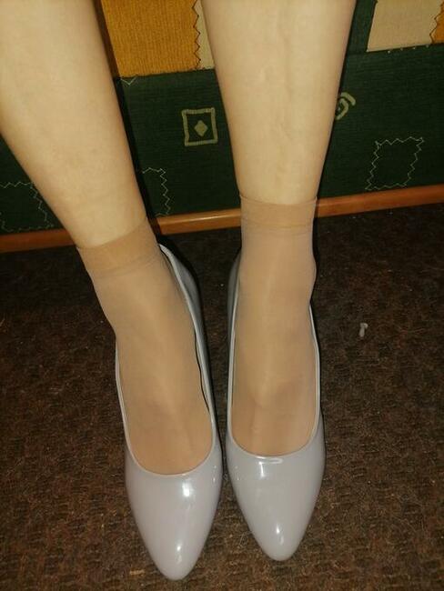 Buty damskie na obcasie w bdb stanie