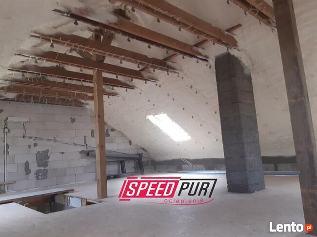 Piana PUR Ocieplanie Poddasze Wiązary Dach Strop Witnica