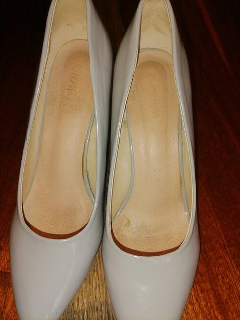 Buty damskie na obcasie w bdb stanie