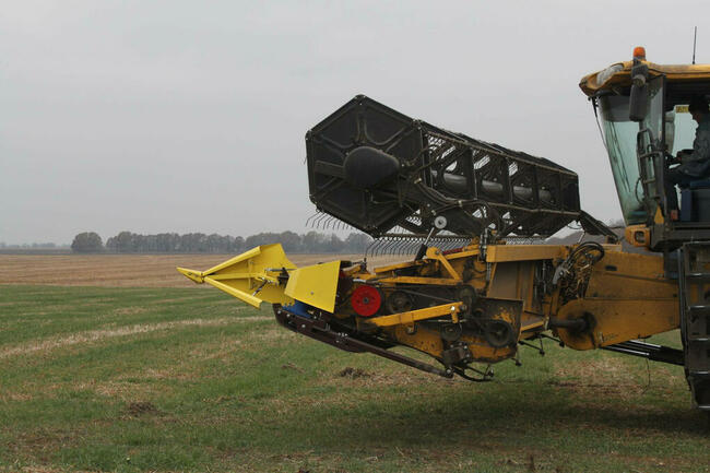 Przystawka Ettaro do zbioru soi i grochu