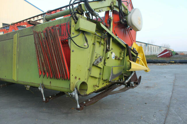 Przystawka Ettaro do zbioru soi i grochu