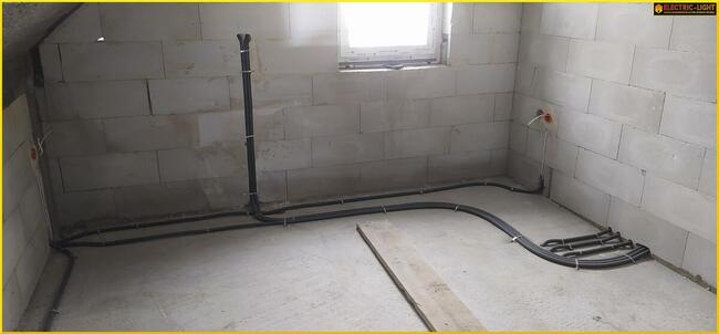 Elektryk. Usługi elektroinstalacyjne. Electric-Light