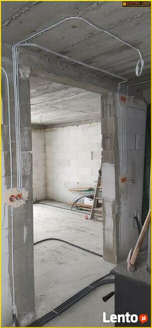 Elektryk. Usługi elektroinstalacyjne. Electric-Light