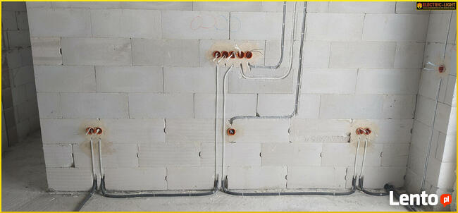 Elektryk. Usługi elektroinstalacyjne. Electric-Light