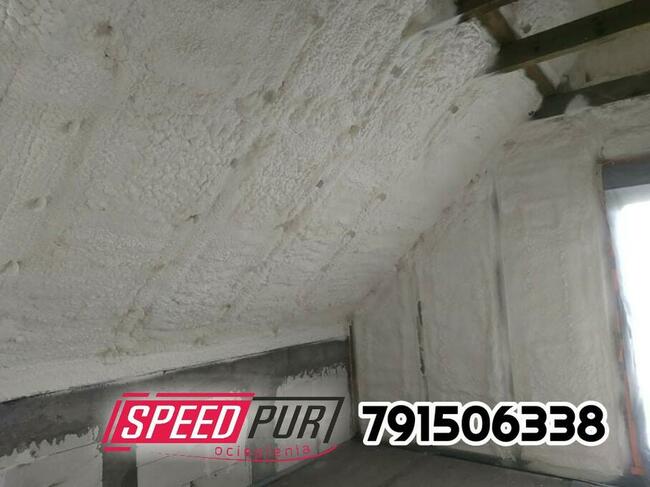 Piana PUR Ocieplanie Poddasze Wiązary Strop Hala Sulechów