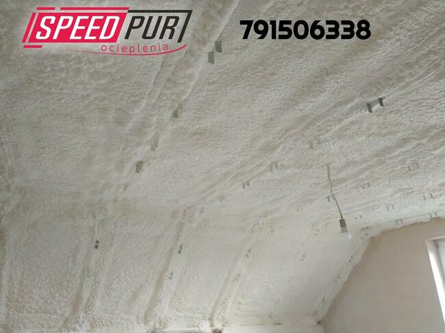 Piana PUR Ocieplanie Poddasze Wiązary Strop Hala Sulechów