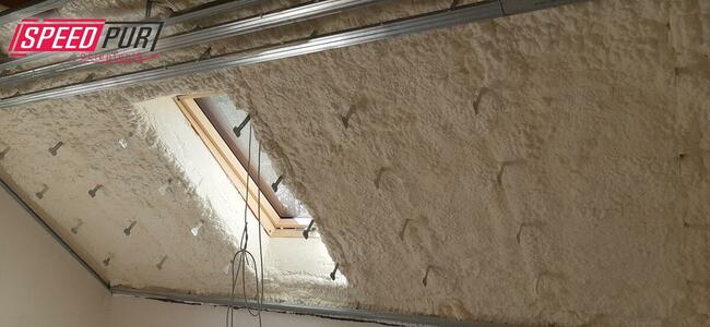 Piana PUR Ocieplanie Poddasze Wiązary Strop Hala Sulechów