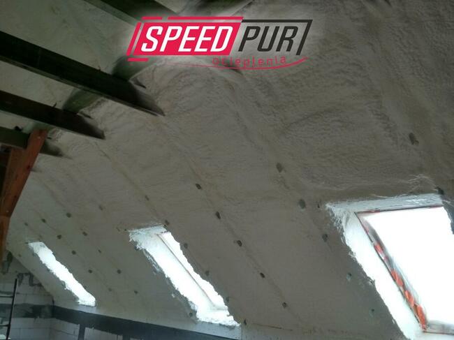 Piana PUR Ocieplanie Poddasze Wiązary Strop Hala Sulechów