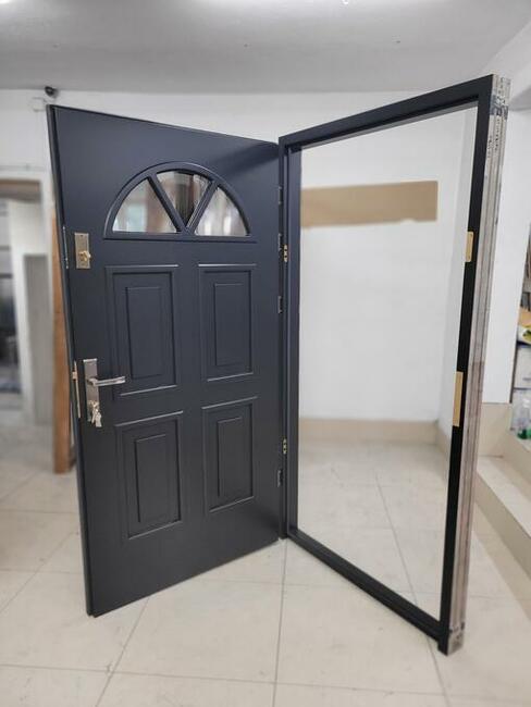 Drewniane drzwi zewnętrzne ZBYDREW