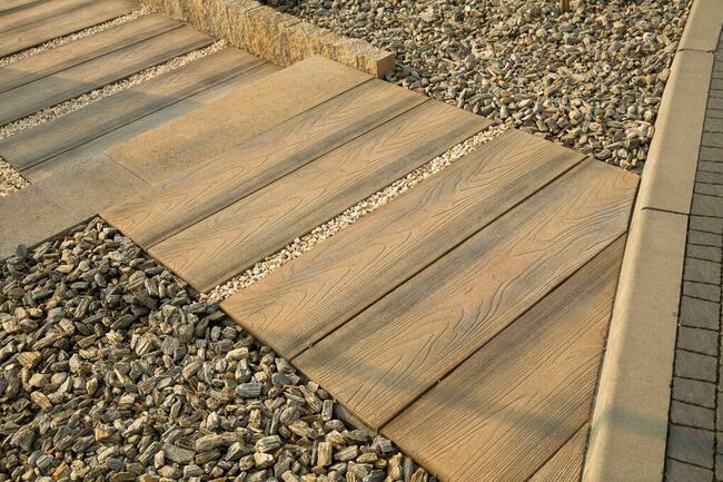 Kostka brukowa, płyty tarasowe, obrzeża, palisady, ogrodzenia