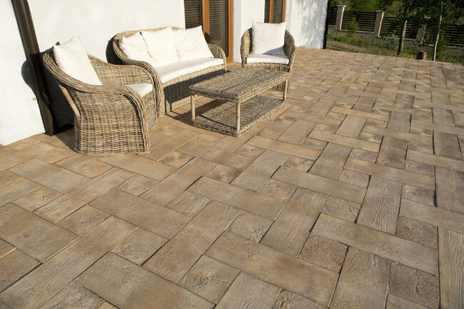 Kostka brukowa, płyty tarasowe, obrzeża, palisady, ogrodzenia