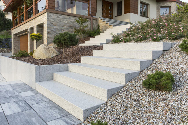 Kostka brukowa, płyty tarasowe, obrzeża, palisady, ogrodzenia