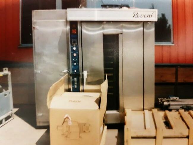 Piec obrotowy REVENT piekarnia, cukiernia, garmaż + 4 wózki