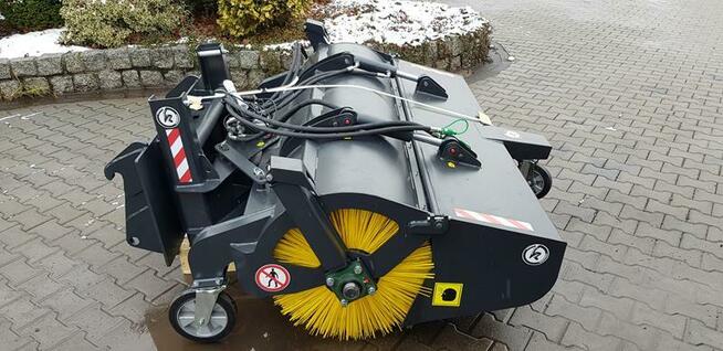 Zamiatarka hydrauliczna Kovaco do miniładowarek i ładowarek