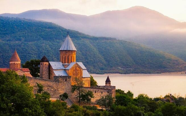GRUZJA SAMOLOTEM