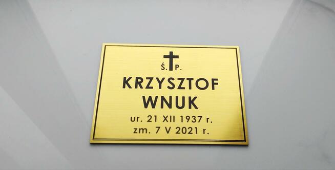Współpraca Tabliczki Tablice pogrzebowe na grób krzyż pomnik