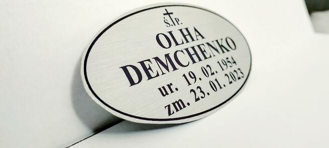 Współpraca Tabliczki Tablice pogrzebowe na grób krzyż pomnik