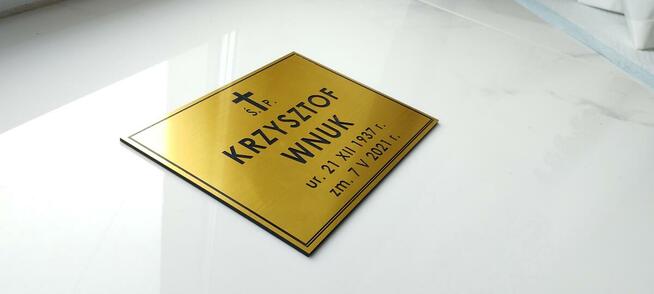 Współpraca Tabliczki Tablice pogrzebowe na grób krzyż pomnik