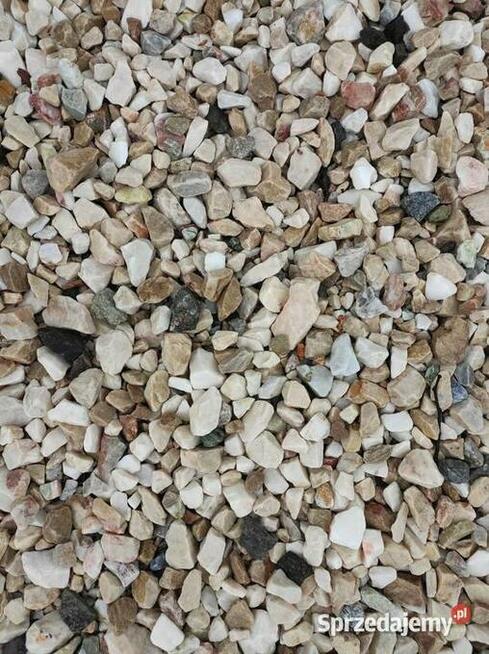Kamień wielokolorowy BRZ 16-35 mm ogrodowy 1 t