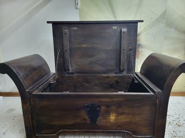 Kufer/ Siedzisko z MANGO