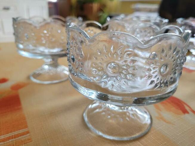 Szklane pucharki do deserów, lodów 6 szt.