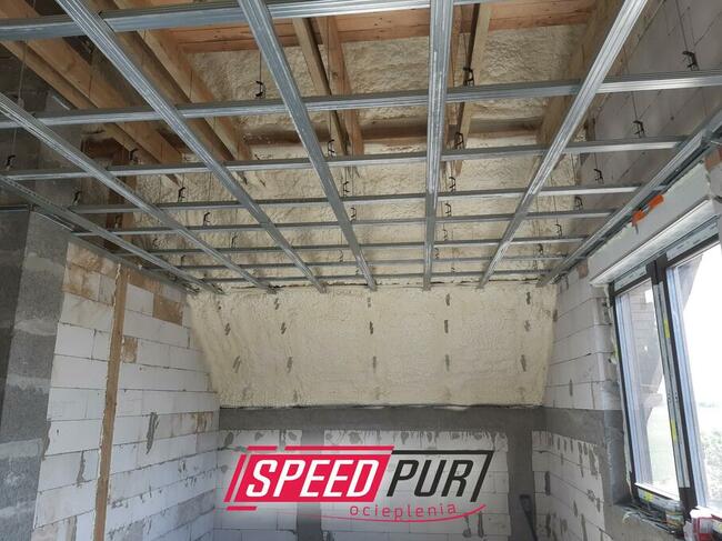 Ocieplanie PUR Poddasze Wiązary Dach Strop Świebodzin