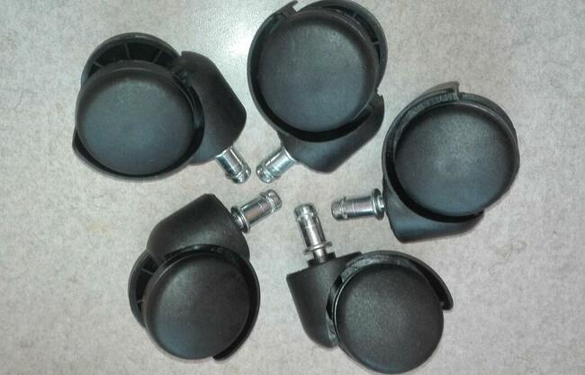Kółka plastikowe (trzpień F 11 mm) do foteli obrotowych kpl