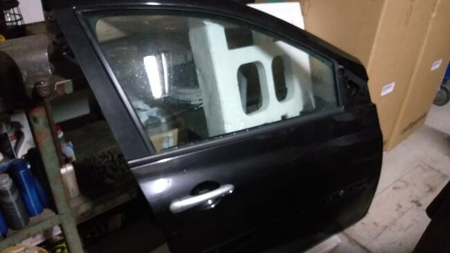 drzwi Renault Clio III prawy przód 5D