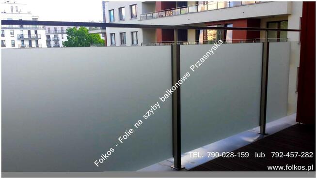 Folia matowa na szklane balustrady balkonowe Oklejamy balkon